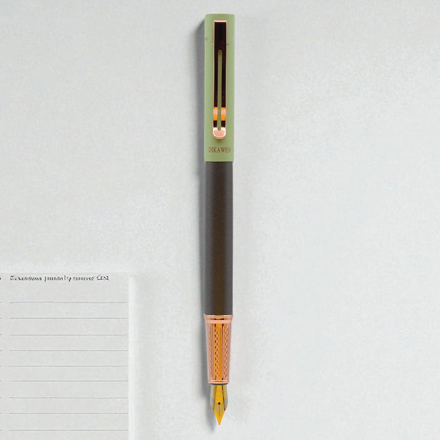 Professional Fountain Pen - Elegant Writing with Premium Gold Trim