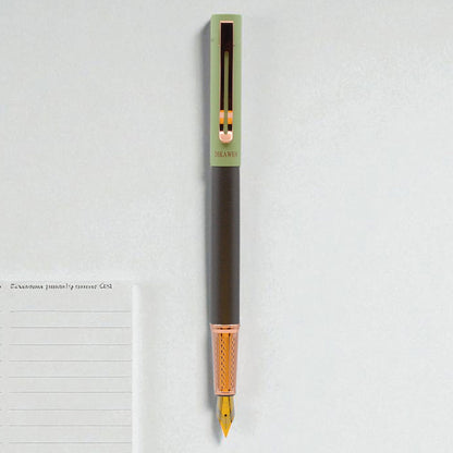 Professional Fountain Pen - Elegant Writing with Premium Gold Trim